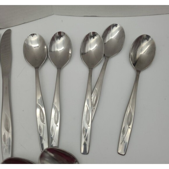 Lot 40 Pieces WHISPERING LEAVES Rogers Cutlas Stainless Steel Flatware USA - Picture 5 of 10
